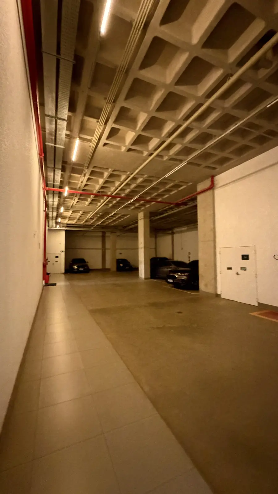 Loja à venda e para alugar no Edifício Prisma, Vale do Sereno