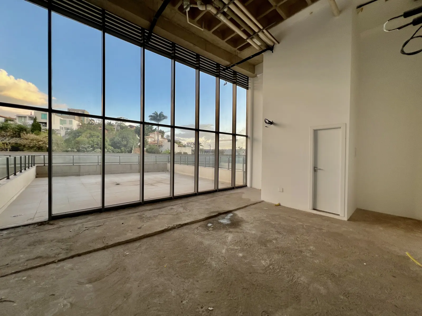 Sala comercial de 107 m² para alugar no Edifício Ventura, Vale do Sereno