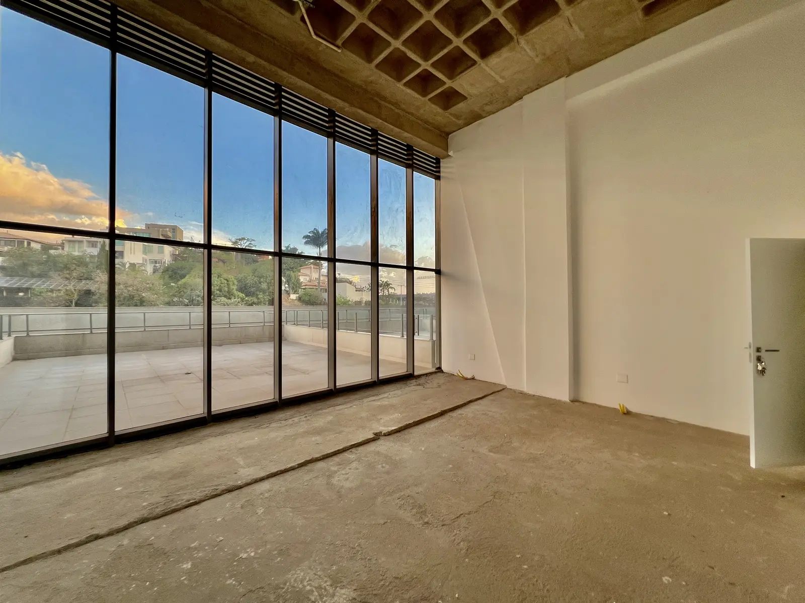 Sala comercial de 129 m² para alugar no Edifício Ventura, Vale do Sereno
