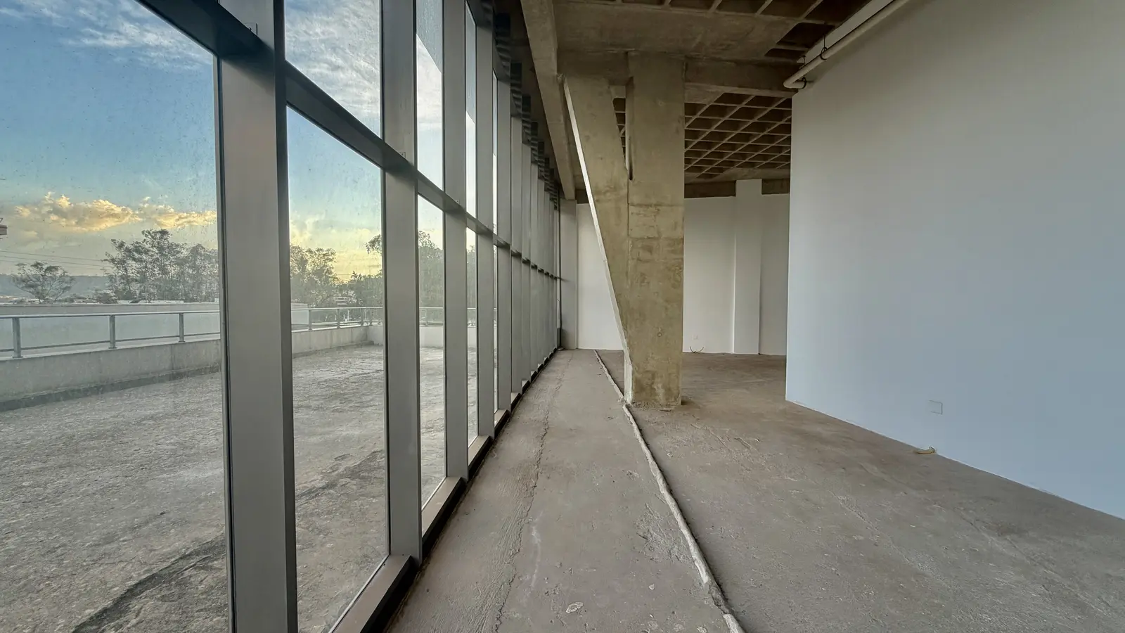 Sala comercial de 228 m² para alugar no Edifício Ventura, Vale do Sereno