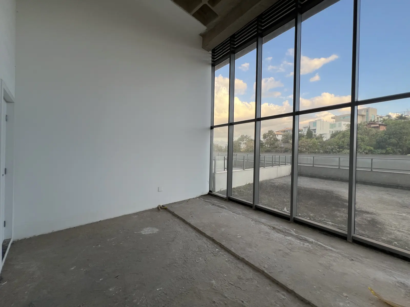 Sala comercial de 71 m² para alugar no Edifício Ventura, Vale do Sereno