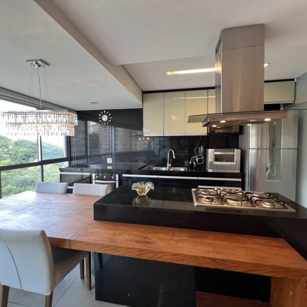 Cozinha com fogão em ilha Apartamento mobiliado de 2 Quartos, com 2 vagas, à venda por R$920.000,00 no Condomínio Cennario Vila da Serra