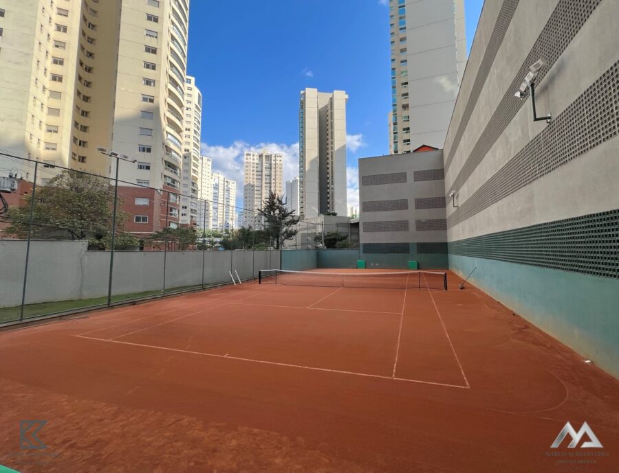 Quadra de Tênis de Saibro Apartamento de 4 quartos, com 3 vagas à venda, por R$1.700.000,00 no Condomínio The Falls - Vila da Serra