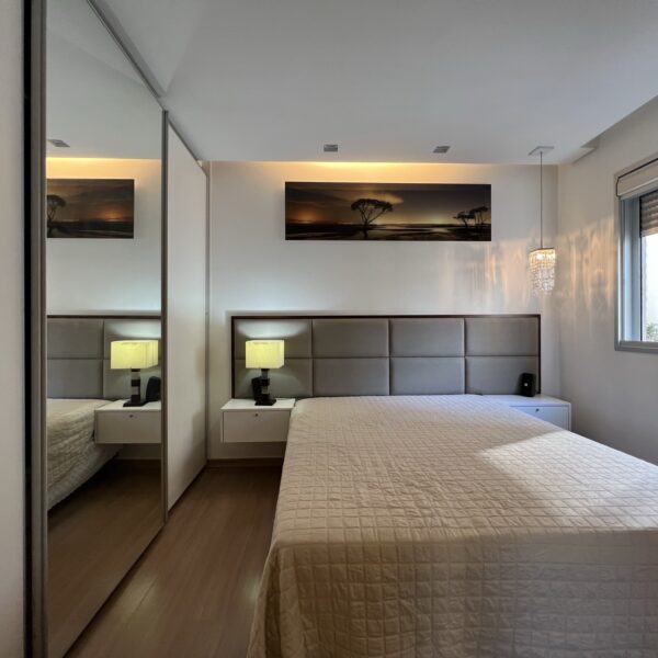 Quarto de casal Apartamento mobiliado de 2 Quartos, com 2 vagas, à venda por R$920.000,00 no Condomínio Cennario Vila da Serra