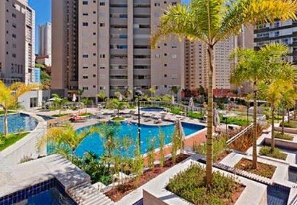 piscina com prainha Apartamento mobiliado de 2 Quartos, com 2 vagas, à venda por R$920.000,00 no Condomínio Cennario Vila da Serra