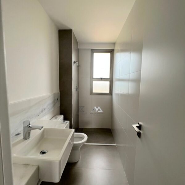 Banheiro Cobertura de 4 quartos, com 3 vagas, à venda por R$3.400.000,00, no Residencial Dom Henrique, no Vale do Sereno, Nova Lima