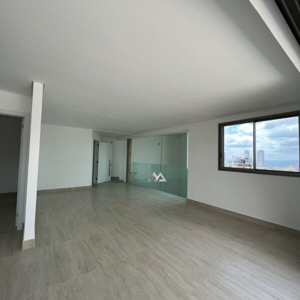 Sala Estar Cobertura de 4 quartos, com 3 vagas, à venda por R$3.400.000,00, no Residencial Dom Henrique, no Vale do Sereno, Nova Lima