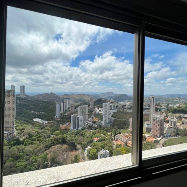 Vista Definitva Cobertura de 4 quartos, com 3 vagas, à venda por R$3.400.000,00, no Residencial Dom Henrique, no Vale do Sereno, Nova Lima