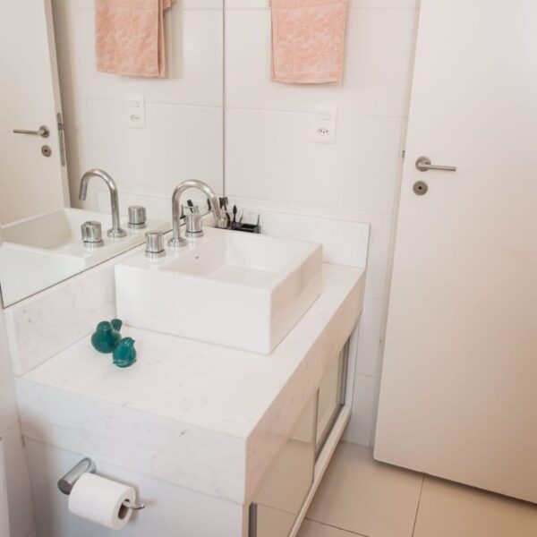 Banheiro da suíte Apartamento de 3 Quartos, 2 vagas, à venda por R$1.250.000,00 no Cinecitta Vila da Serra Nova Lima