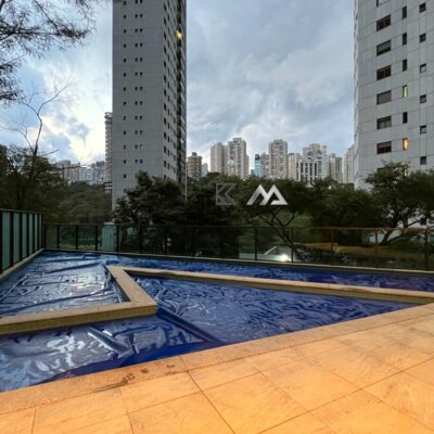 Piscina Apartamento de 4 Quartos, com 4 vagas, à venda por R$2.700.000,00 no Edifício Bosque do Sereno, Vila da Serra, Nova Lima