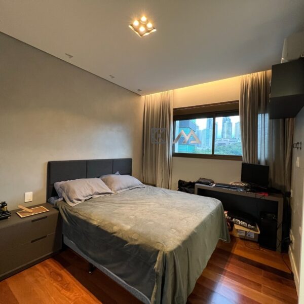 Quarto com ar condicionado Apartamento de 4 Quartos, com 4 vagas, à venda por R$2.700.000,00 no Edifício Bosque do Sereno, Vila da Serra, Nova Lima
