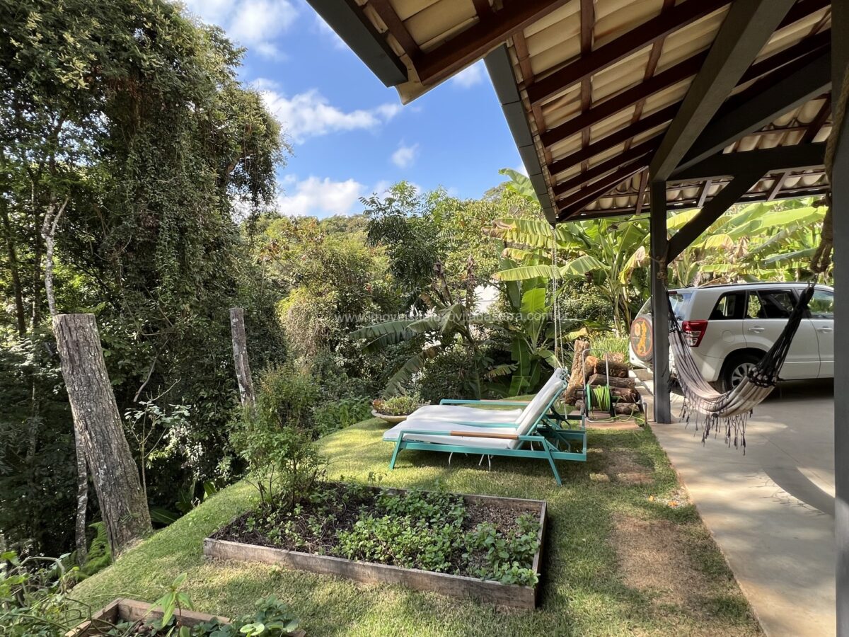 jardim Casa de 4 Quartos, com 5 vagas à venda por R$2.100.000,00, no Condomínio Bosque do Jambreiro Nova Lima