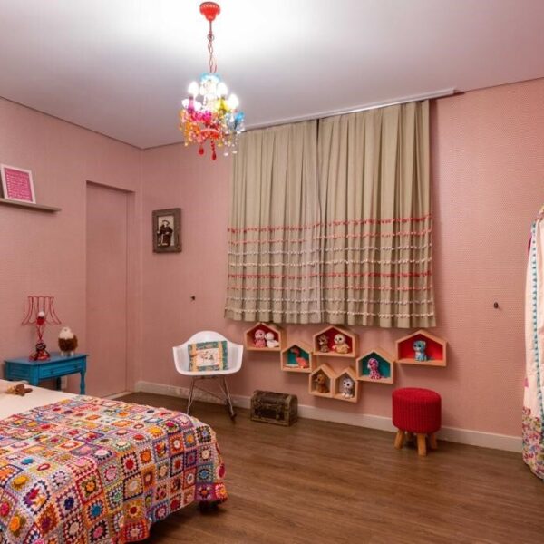 Suíte menina Casa com 4 quartos e 2 vagas, por R$1.900.000,00, no Condomínio Ouro Velho Mansões - Nova Lima - MG