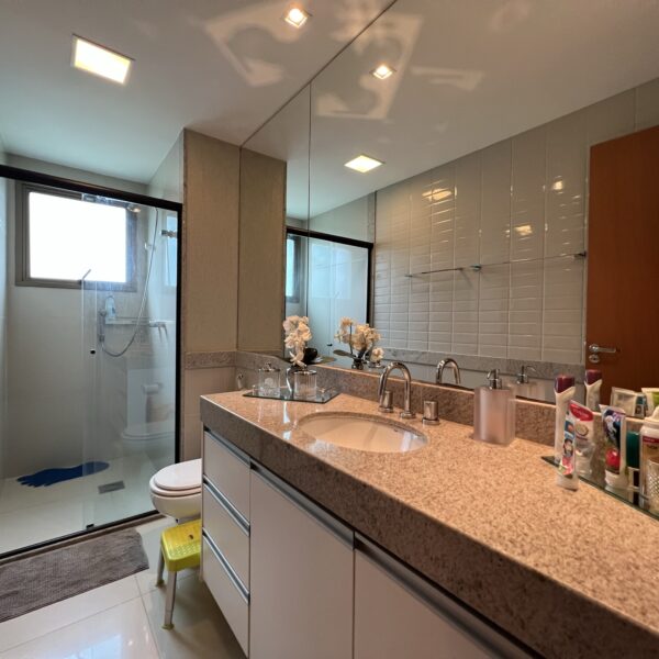 Banheiro Social Apartamento de 3 quartos com 2 vagas à venda por R$1.450.000,00 no Vila Grimm, Vale dos Cristais, Nova Lima - MG
