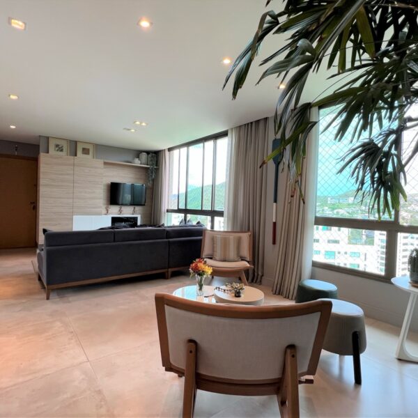 Sala com vista Apartamento de 3 quartos com 2 vagas à venda por R$1.450.000,00 no Vila Grimm, Vale dos Cristais, Nova Lima - MG