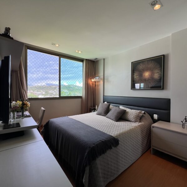 Suíte Apartamento de 3 quartos com 2 vagas à venda por R$1.450.000,00 no Vila Grimm, Vale dos Cristais, Nova Lima - MG