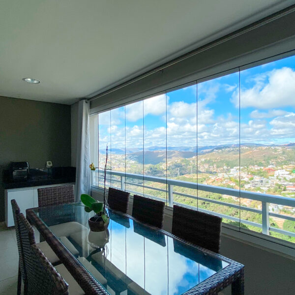 Varanda com vista Apartamento de 3 quartos, com 2 vagas, à venda por R$1.300.000,00, no Vila da Serra, Nova Lima - MG