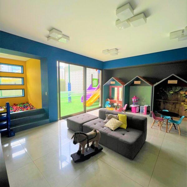Espaço kids Apartamento de 4 Quartos, com 3 Vagas, à venda por R$2.790.000,00 no Edifício Vilaró Vale do Sereno