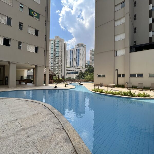 Piscina Apartamento de 3 quartos, 2 vagas, à venda por R$1.600.000,00 no Condomínio Four Seasons, Vila da Serra