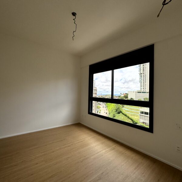 Quarto Apartamento de 4 quartos à venda por 3.950.000,00 no Duo Vila da Serra
