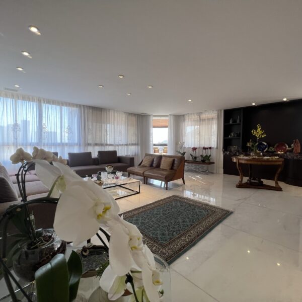Sala com varanda Apartamento de 04 Quartos à venda por R$6.000.000,00 no Portal da Montanha Vila da Serra