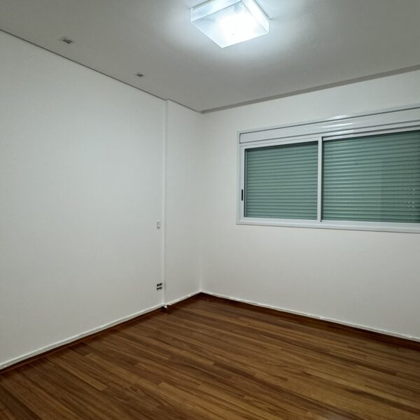 Semi suíte Apartamento de 4 Quartos, com 3 vagas, para alugar por R$12.000,00, no Condomínio Alameda, Vila da Serra