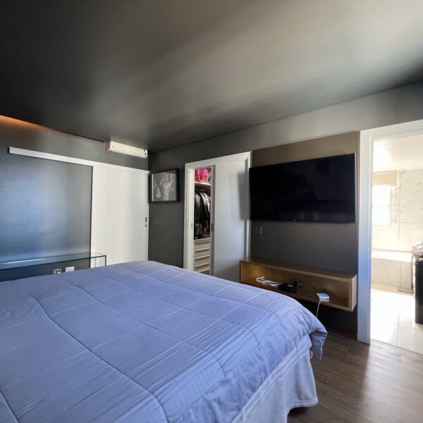 Suíte master closet Apartamento de 04 Quartos, com 05 vagas, à venda por R$4.300.000,00 no Mont Tremblant Vila da Serra, Nova Lima - MG