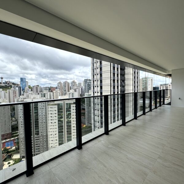 Varanda vista Apartamento de 4 quartos à venda por 3.950.000,00 no Duo Vila da Serra