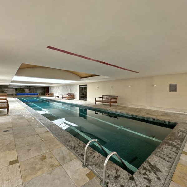 Piscina coberta apartamento de 04 quartos à venda no Le Grand Atlas Vila da Serra por R$4.200.000,00