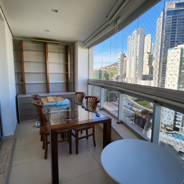 Varanda 1 apartamento semimobiliado para alugar no Metropole Vila da Serra por R$6.800,00