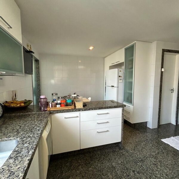 Cozinha apartamento a venda na Lagoa Seca Belvedere Belo Horizonte por R$3.720.000,00