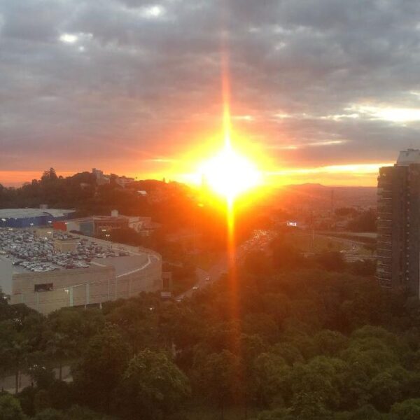 Vista por do sol apartamento a venda na Lagoa Seca Belvedere Belo Horizonte por R$3.720.000,00