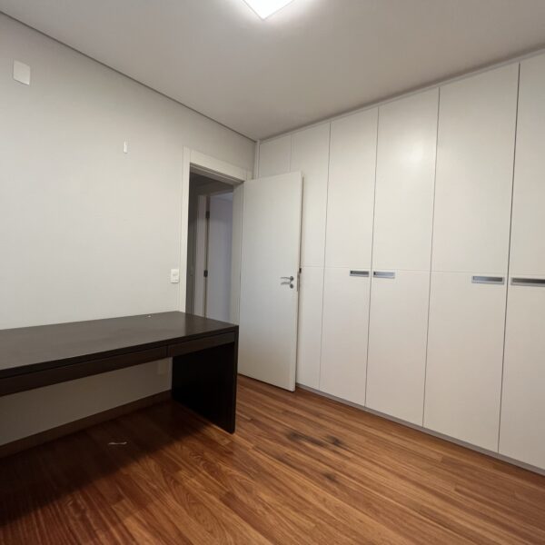 Quarto Apartamento à venda no Alameda Vila da Serra