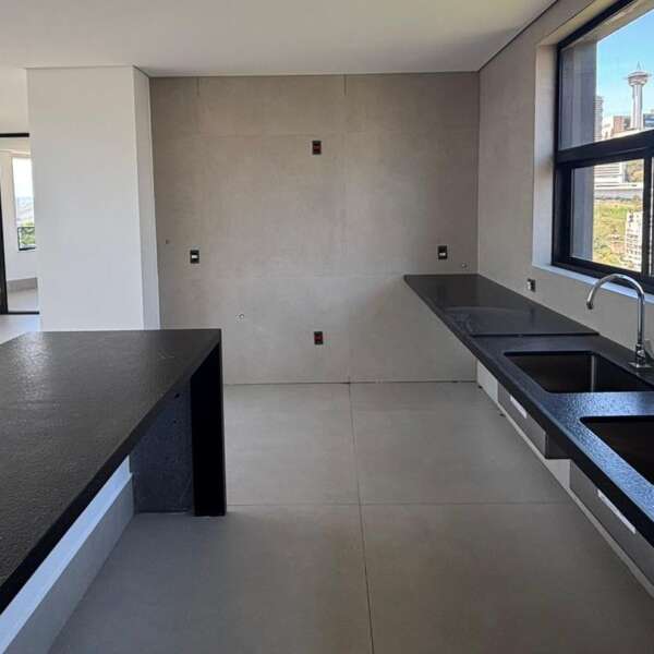 Cozinha integrada à sala Apartamento Duplex 4 suítes à venda no Edifício Miró Vale do Sereno Nova Lima