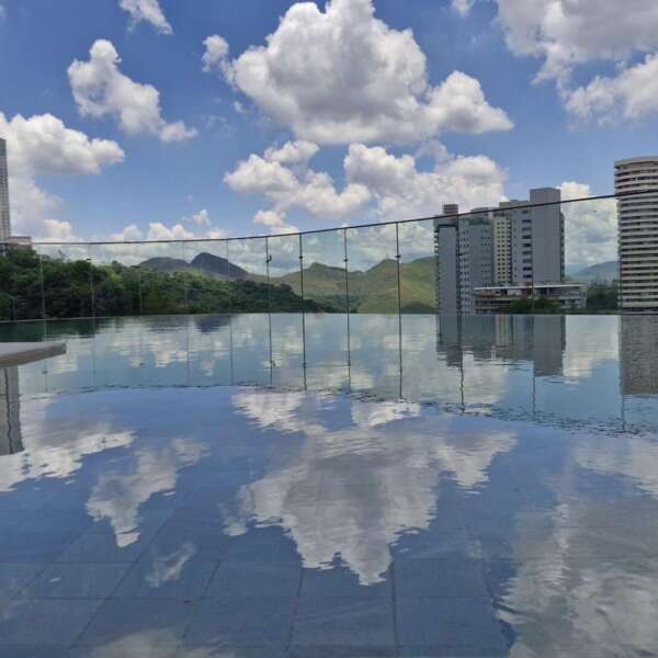 Piscina descoberta com vista Área Privativa à venda no Edifício Residencial Miró, Vale do Sereno, Nova Lima