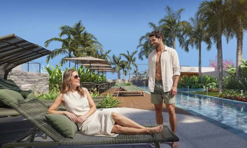 Piscina com espreguicadeiras e palmeiras Citta Sereno Vale do Sereno