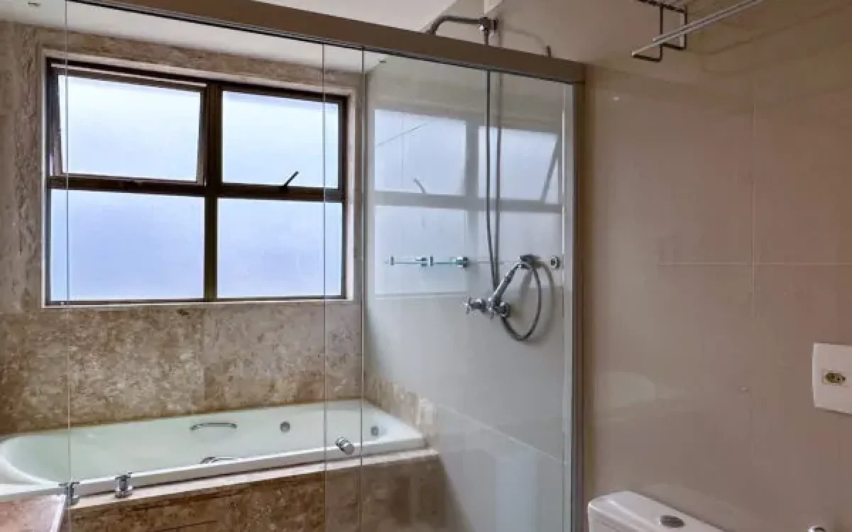 Banheiro Suíte master Cobertura com 05 Quartos 402m² à venda por R$6.100.000,00 em Vila da Serra - Nova Lima