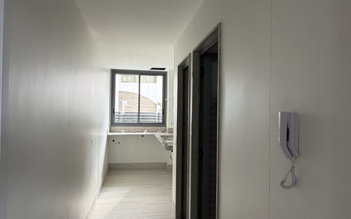 Corredor da área de serviço Apartamento com 4 quartos à venda no Le Sommet