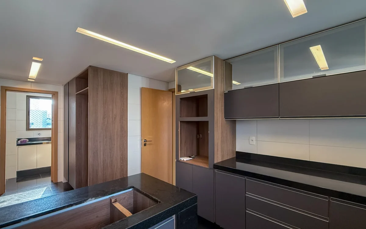 Apartamento com 4 quartos à venda no Vale do Sereno Edifício Vilaró