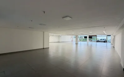 Loja para alugar na Alameda Oscar Niemeyer no Vila da Serra