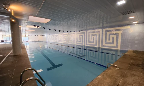 Piscina coberta Metrópole Vila da Serra Nova Lima