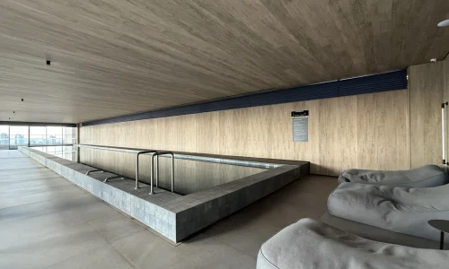 Piscina com raia coberta High Line Vila da Serra