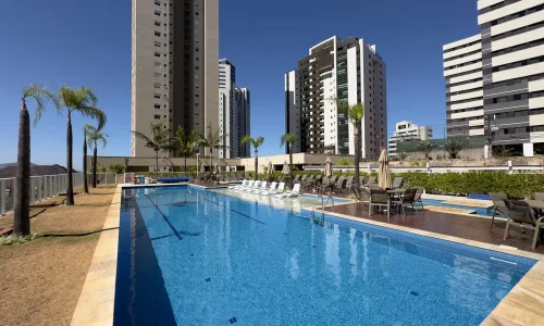Piscina externa Cinecitta Vila da Serra