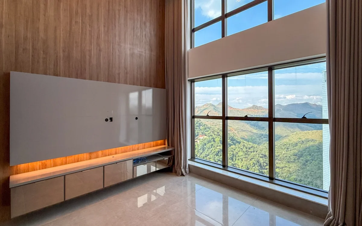 Apartamento com 4 quartos à venda no Vale do Sereno Edifício Vilaró