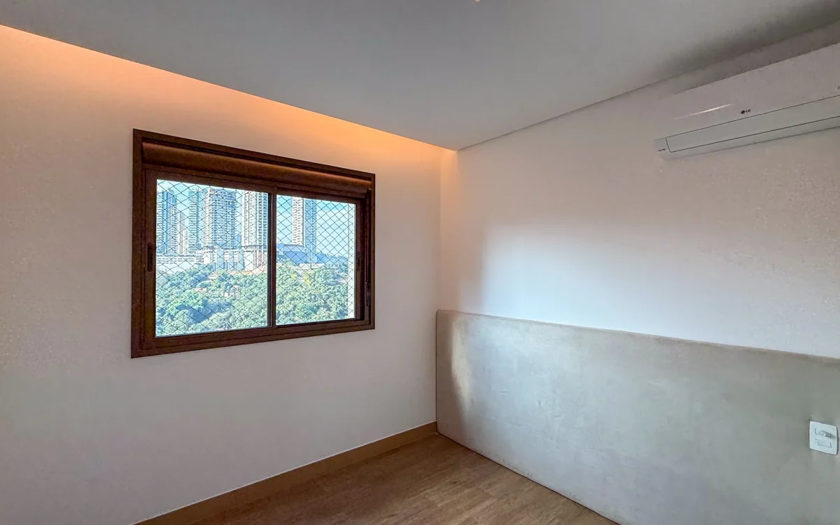 Apartamento com 4 quartos à venda no Vale do Sereno Edifício Vilaró