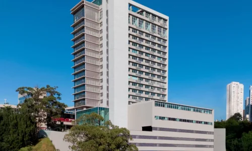 Fachada Rua Acácias no Condomínio Conartes Tower