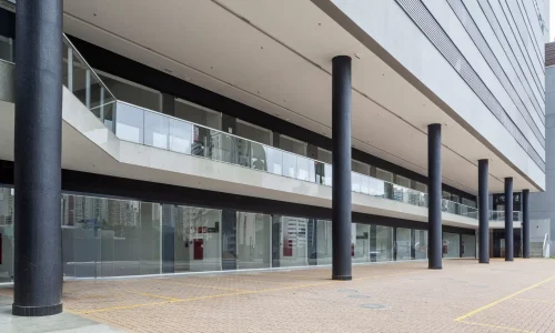 Lojas 1 Nível no Condomínio Conartes Tower