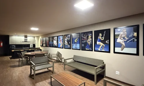 Lounge esportivo com bar e area de convivencia no Condominio Bordeaux Vila da Serra Nova Lima