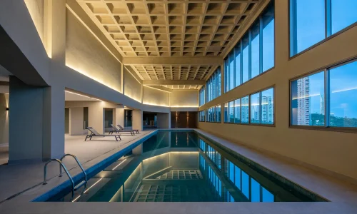Piscina Coberta no Condomínio Dom Henrique