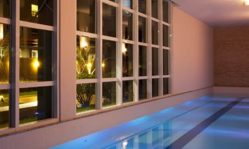 Piscina coberta do Condomínio Four Seasons, Vila da Serra, Nova Lima